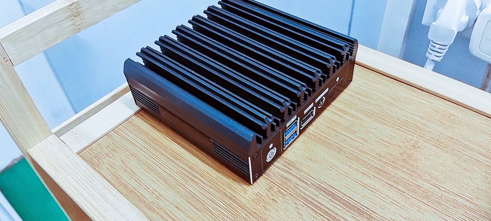 Compact Fanless Industrial Mini PC: A Silent Workhorse for Edge Computing